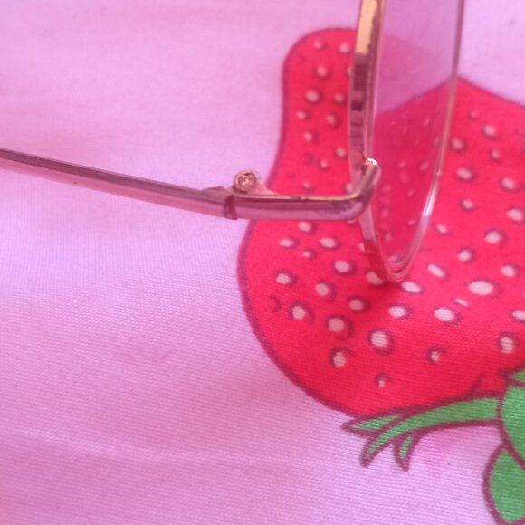 Large pink round tinted sunglasses - Picture 3 of 3